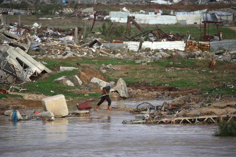 Gaza Authorities Urge Evacuation from Damaged Buildings
