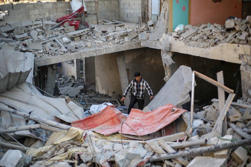 Israeli Airstrikes Result in 42 Deaths in Gaza