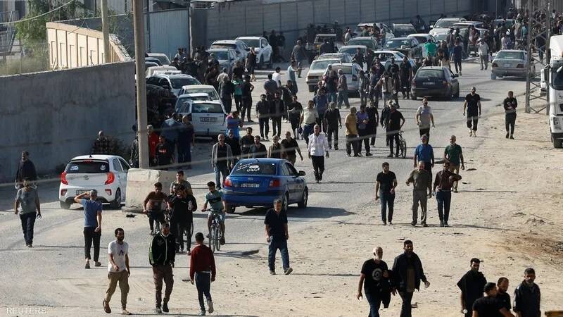 Израильская бомбежка продолжается в Газе, достигая беженских лагерей