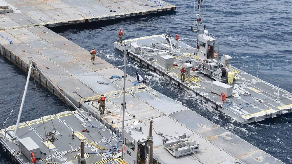 Армия США доставляет гуманитарную помощь в сектор Газа