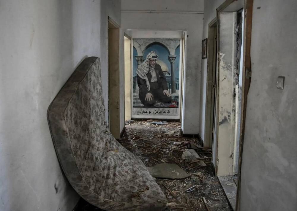 Displaced families in Gaza find shelter in Arafat's house