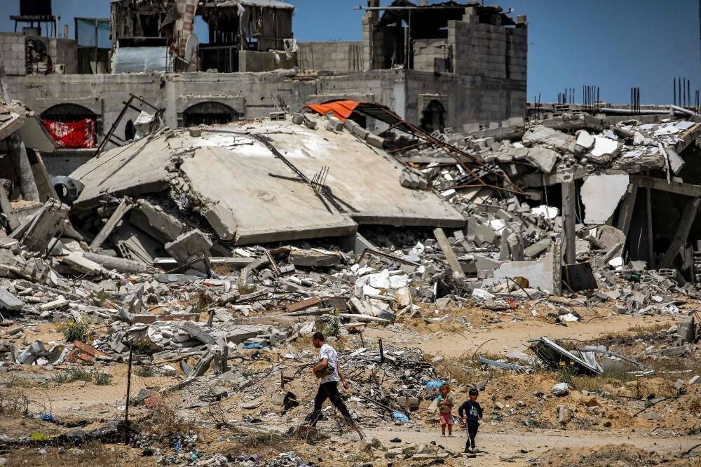 Израильские атаки на сектор Газа продолжаются, вызывая гуманитарный кризис