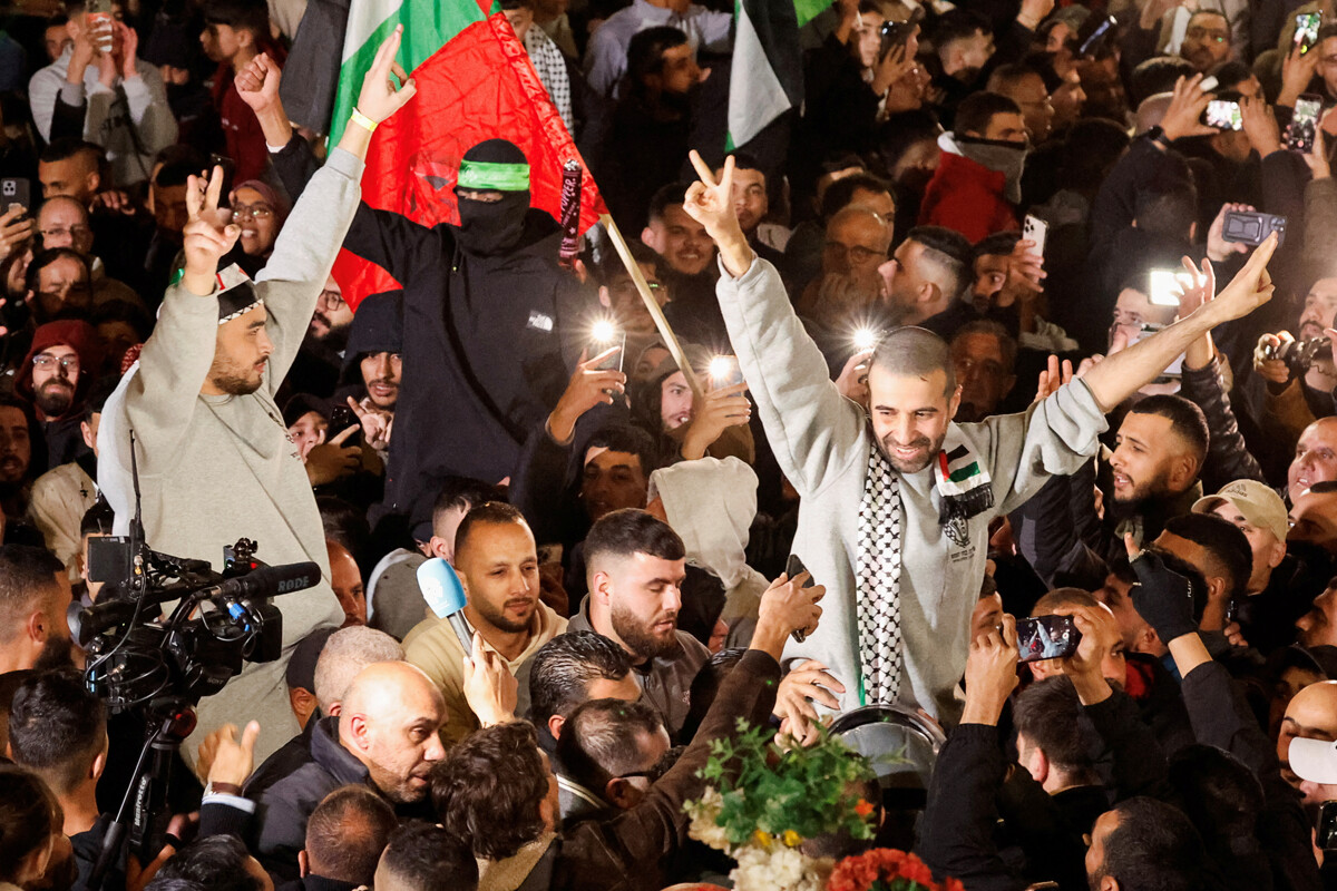 Celebration in Ramallah as Freed Prisoners Return