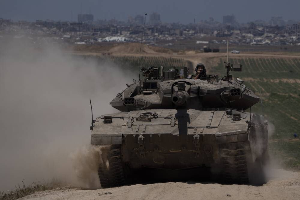 Напряжение возрастает по мере продвижения израильских танков на сектор Газа