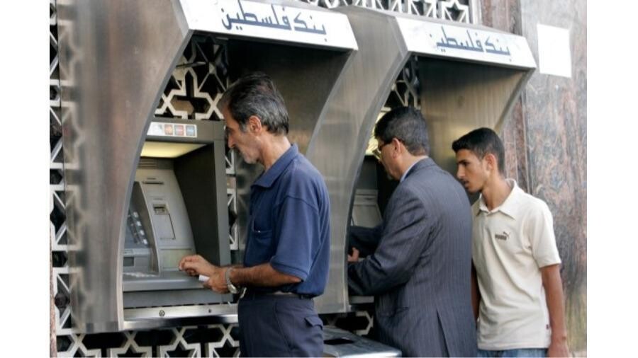 Palestinian Authority to Pay 70% of Salaries