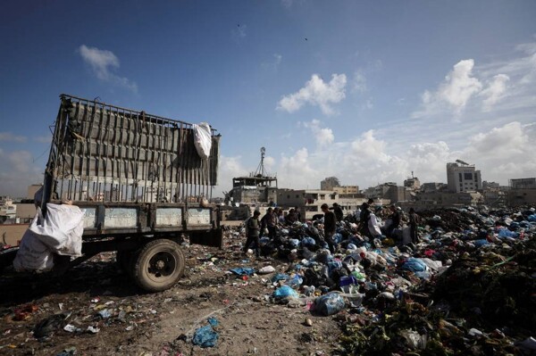 UN begins clearing massive Gaza waste dump