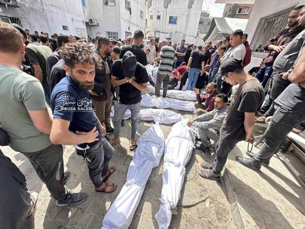 Израильские атаки убили 12 человек и ранили 30 в беженском лагере Газы