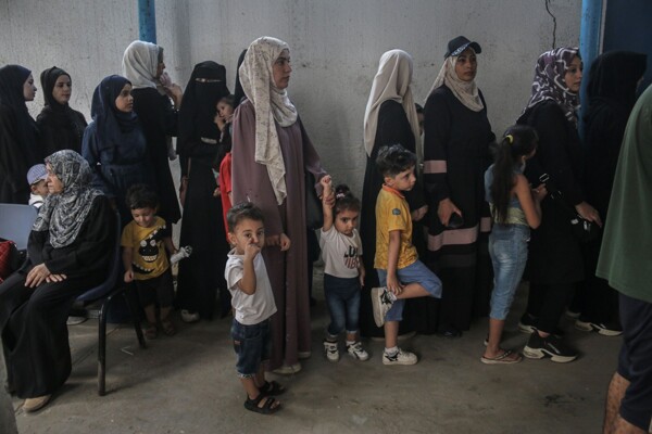 160,000 детей вакцинированы против полиомиелита в Газе