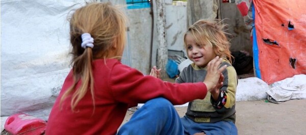 Heroic Sister Carries Injured Sibling to Hospital