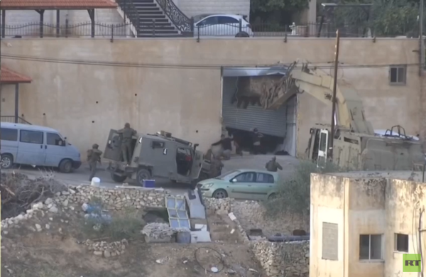 Execution of two Palestinians in Jenin after home siege