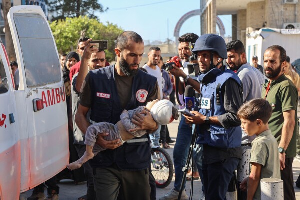 Israeli Forces Surround Hospitals in Gaza